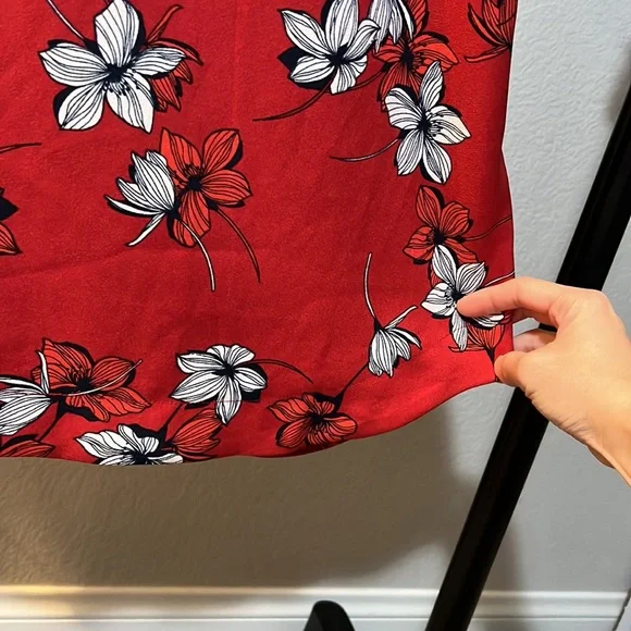SOLD Banana Republic Red Floral Semi Bell Sleeve A-Line Dress Curved Hem - Picture 9 of 12